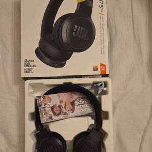 JBL Black Noise-Cancelling Headphones 675 Excellent Condition
